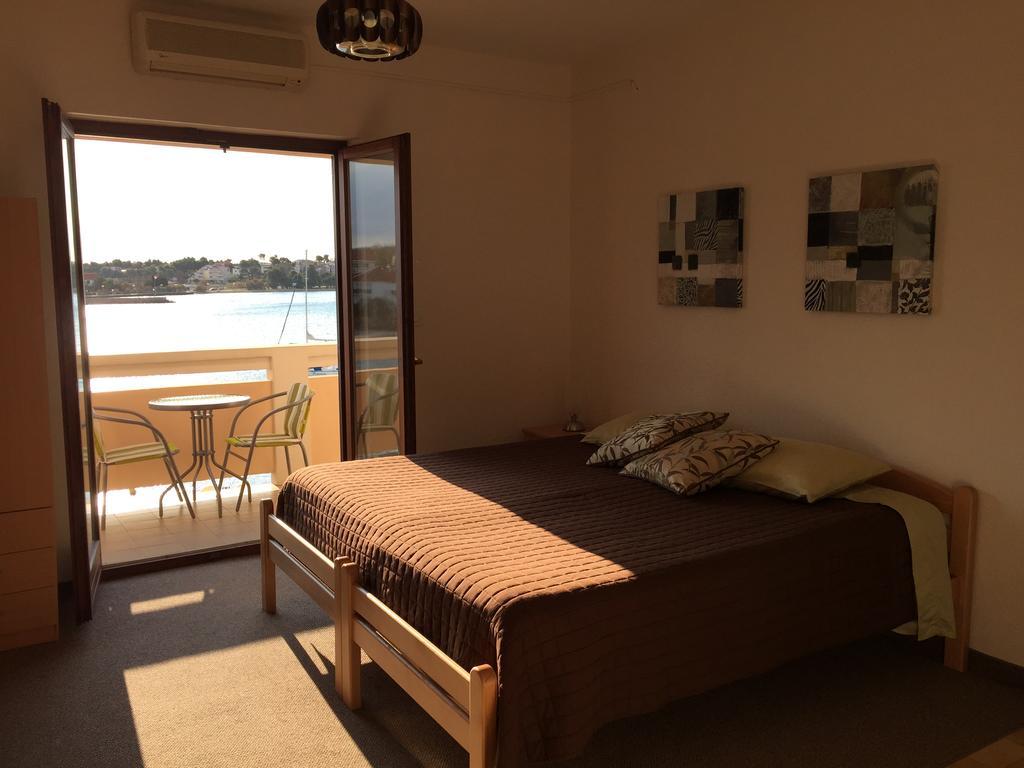 Guest House Punta Grzan 돈제페트레케인 외부 사진